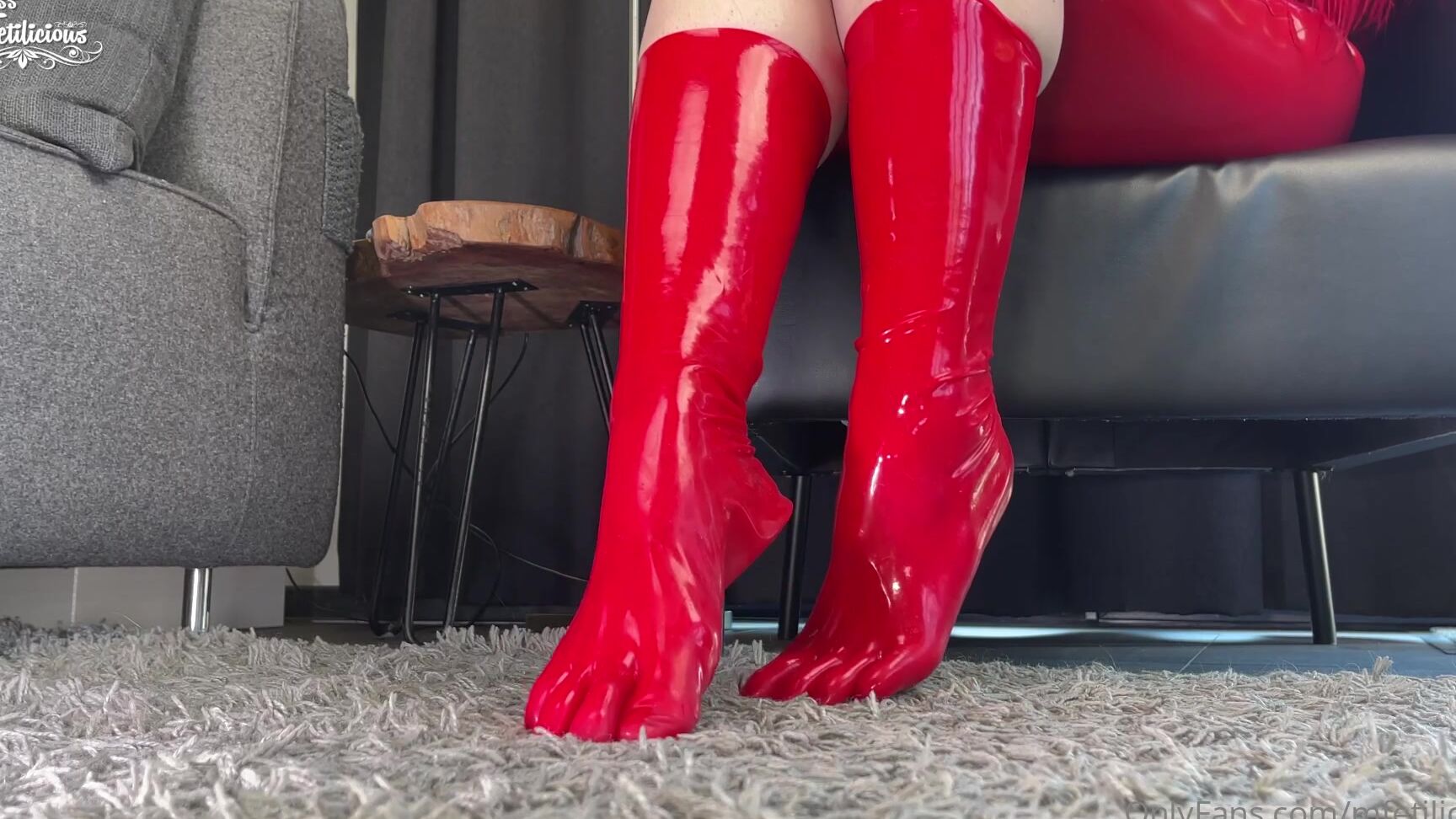 Mfetilicious Enjoy This Stylish And Classy Video Of Me In Red And White Latex At The Sauerland Weekend