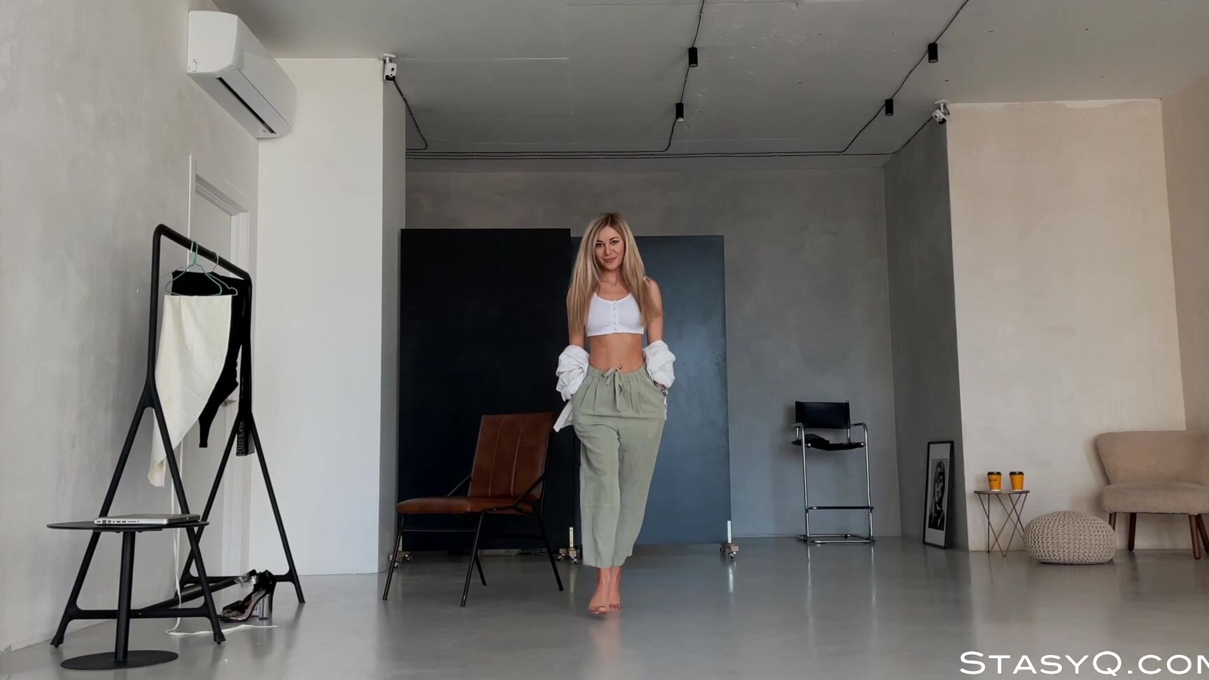 Solo, Posing 2023-03-05 DaleeQ SiteRip