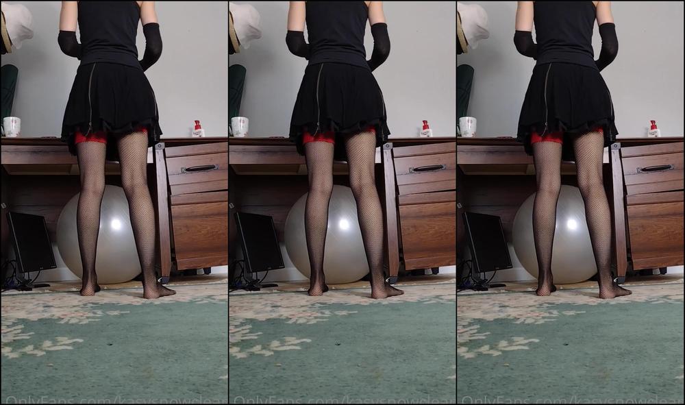 Kasysnowpremium Still Cleaning In Fishnets