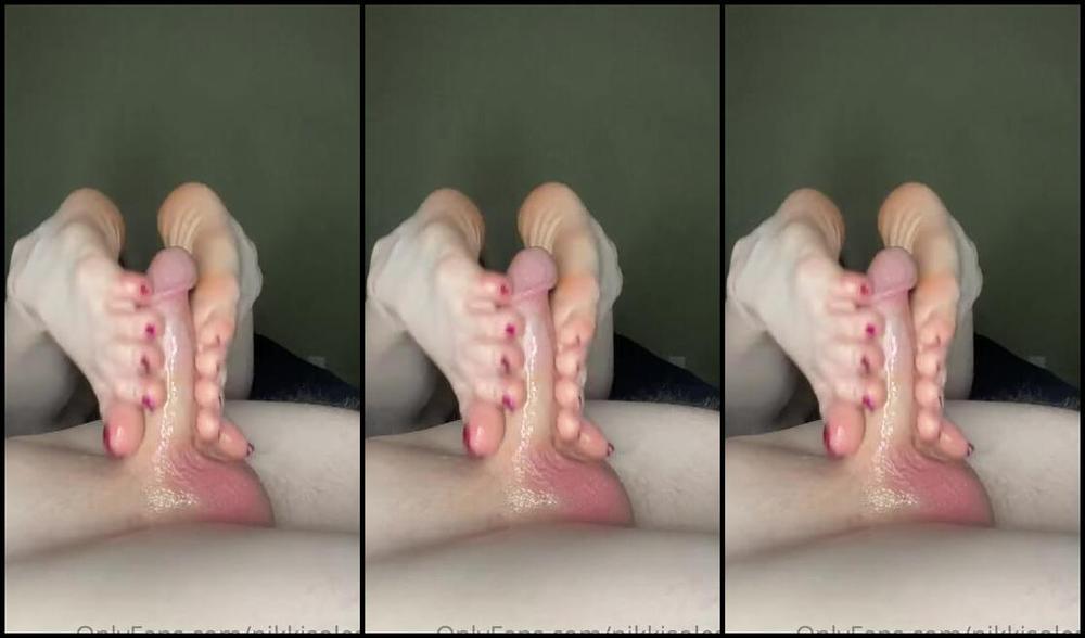 Nikkisoless Onlyfans Laying Down Some Thick Cum Ropes On My Wrinkled Soles