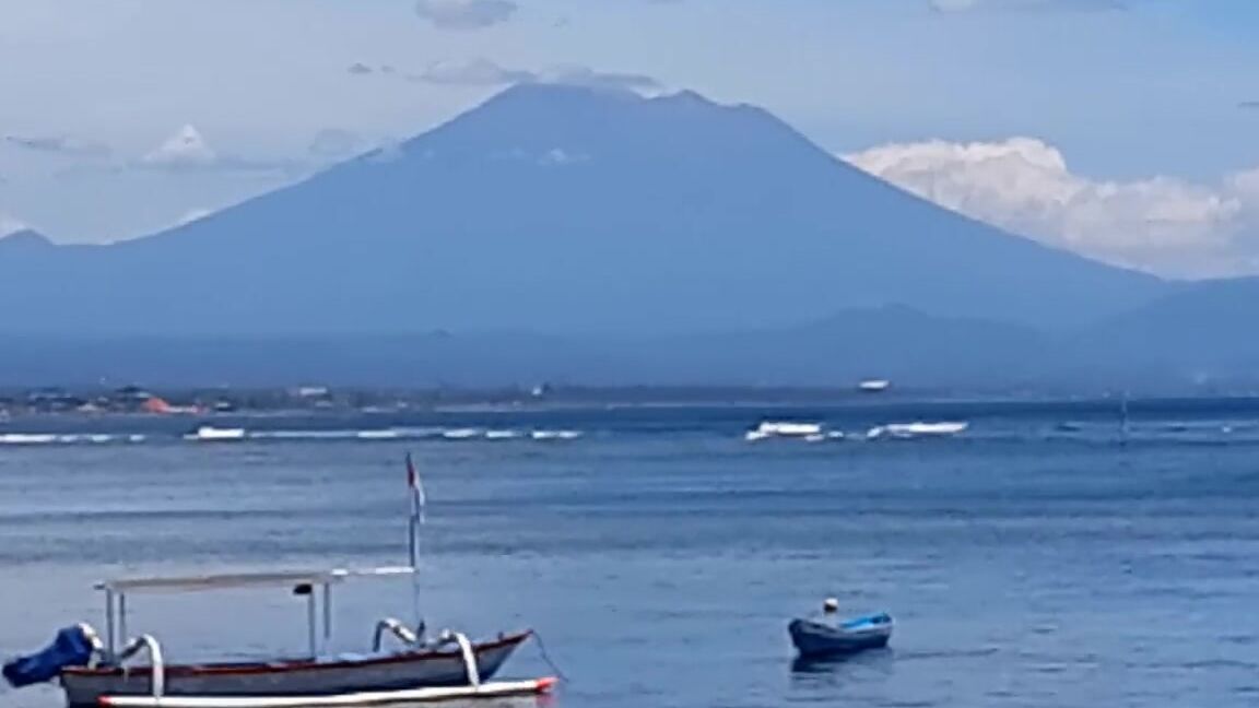 My Wife SexyDreams EXTREME Public PEE from Boat at Tropical Beach Shore Pornhub