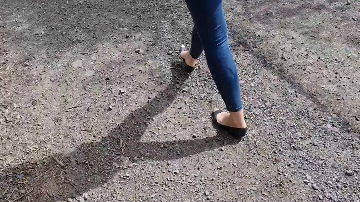 Kats Worn Heels Nicknamed Katswornheels Onlyfans Follow Me As I Go For A Stroll Down This Gravel Country Track