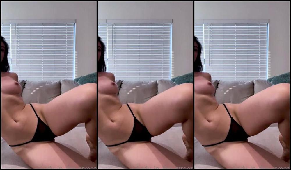 Lady In The Streets Here S My Live Stream From Earlier Today It S Edited So That The Audio And Video Sync