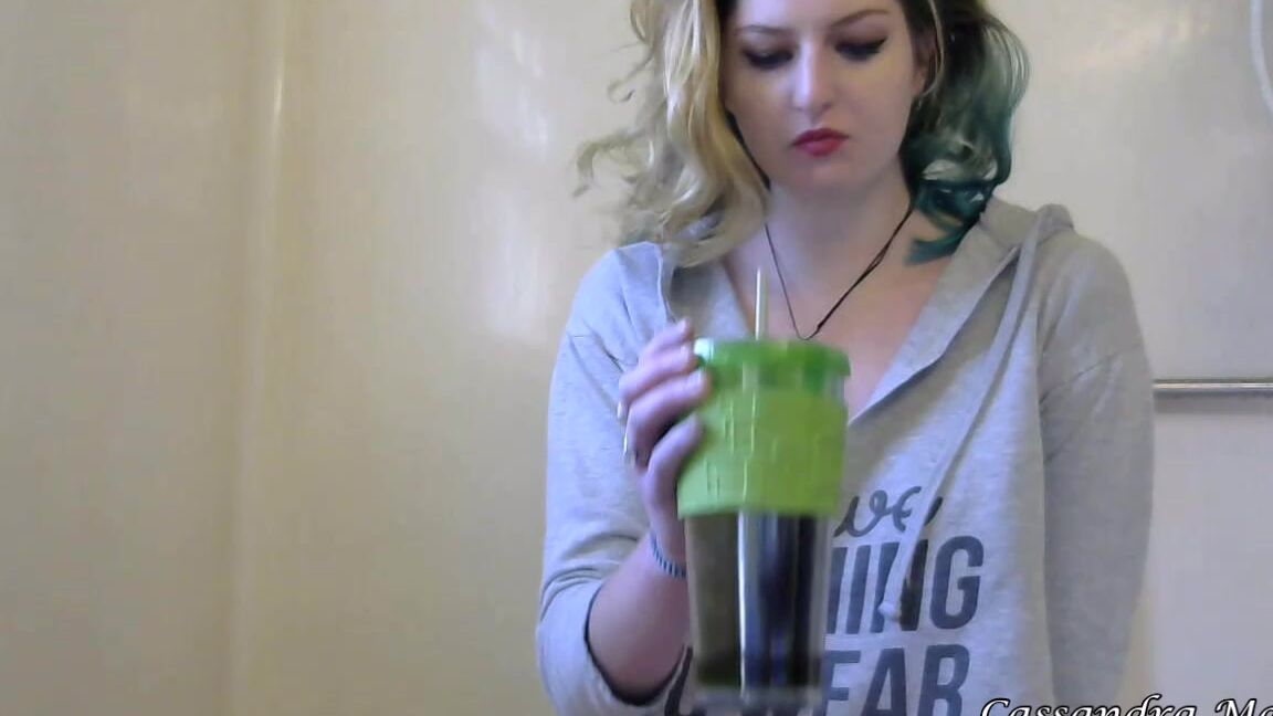 Cassandramayy Hd Drinking And P Ing