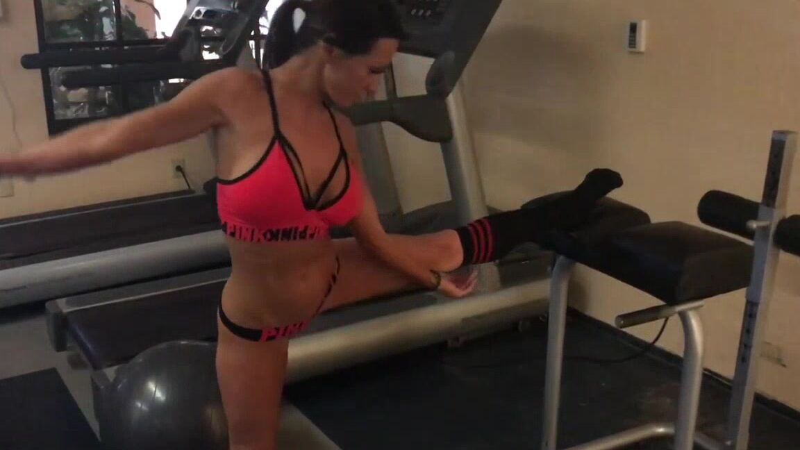 Samanthastarrmfc Workout To Get Wet