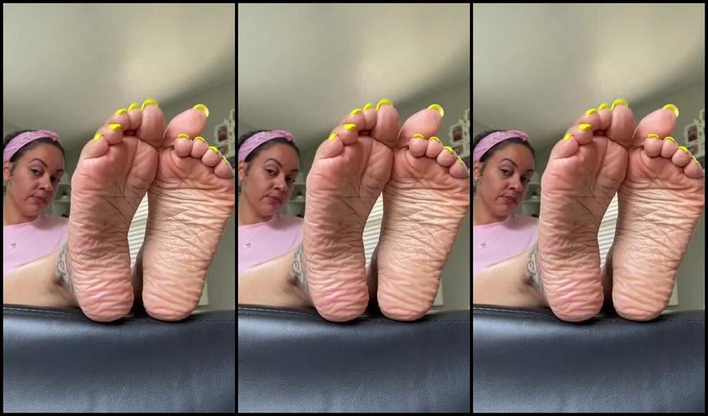 Deedeericanfeet Onlyfans As Requested U A Loser Wit Jizzy Soles