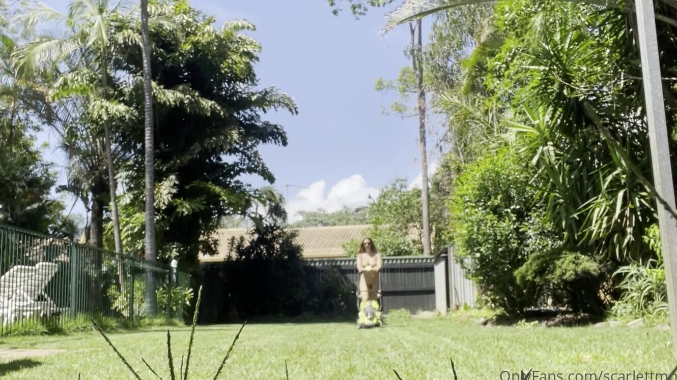 Scarlettmorgan Your Nude Neighbour Is At It Again