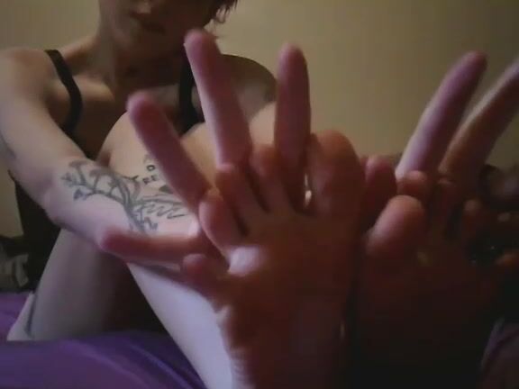 Pink Pagan Sloppy And Sexy Toe Sucking And Licking