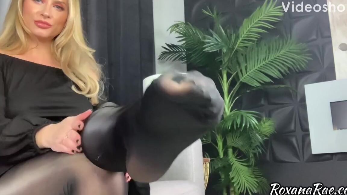 Goddessroxanarae Nicknamed Missroxanarae 02 04 2020 Onlyfans Video Look At These Shiny New Nylons