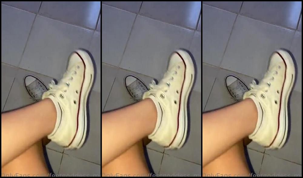 Goddess Mel Nicknamed Feetgoddess Mel Onlyfans Takeing My Converse And Socks Off After 9 Hours Of Me Walking Around College Z