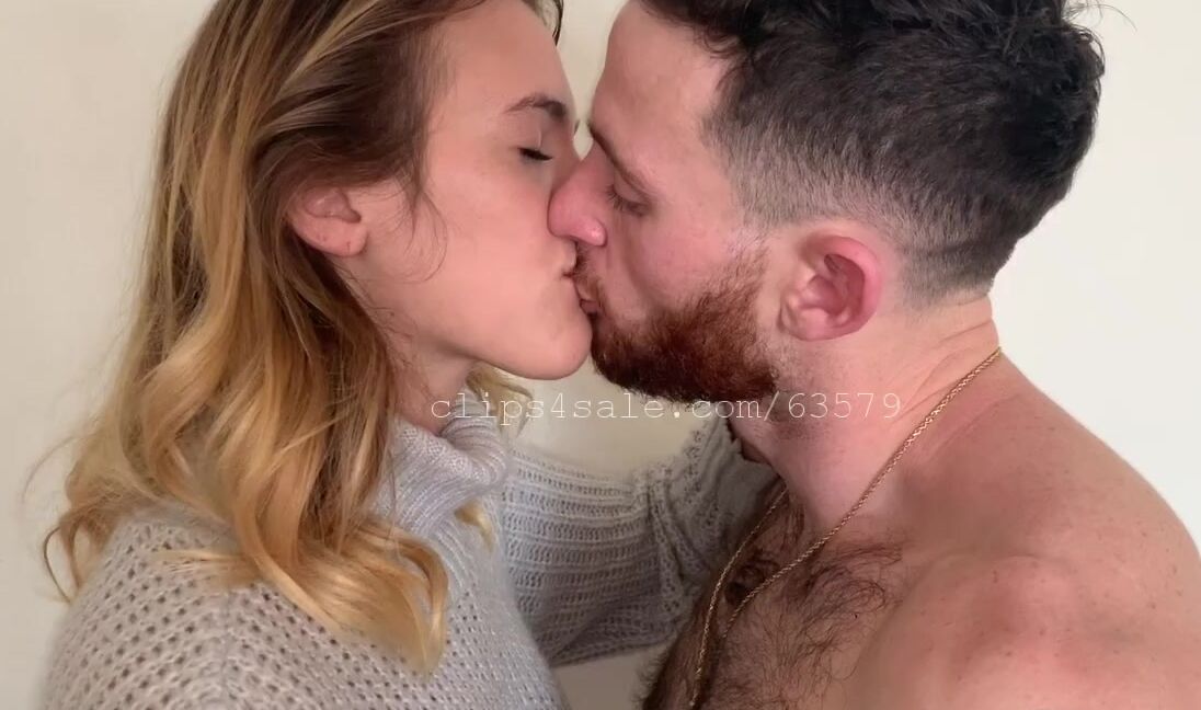 Kissingchannel Nicknamed Kissingchannel 01 06 2020 Onlyfans Video Ted And Lauren Kissing Sunday
