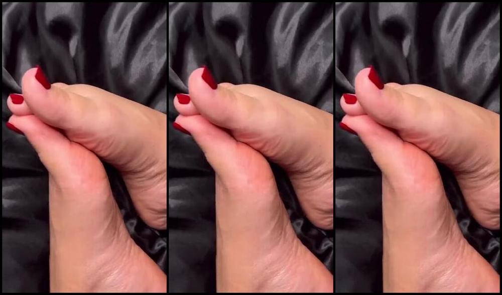 Goddessjvu Onlyfans Can You Guess What New Some Pretty Red Wine Feet It S Definitely Getting Me In The