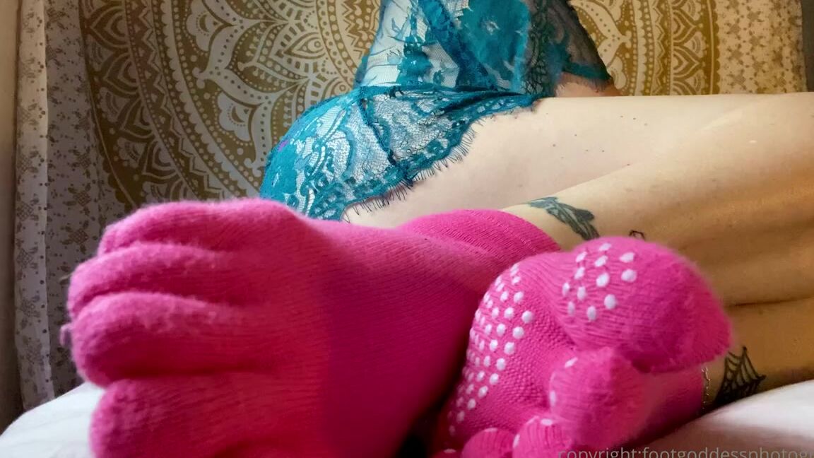Catprincessfeet Onlyfans I Caress My Ass In My Sexy Lingerie Set As U Watch My Foot Show With My New Pink Yoga Sockstry To N