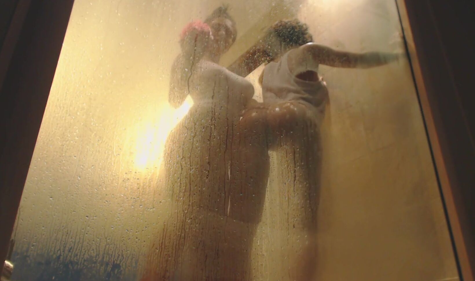 Beabeatrice Sensual Showering