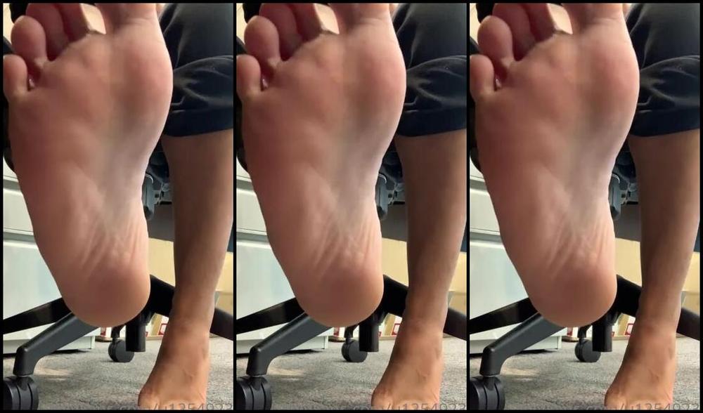 Sugared Soles2 Onlyfans Sneaking Foot Videos At Workmy Coworker Walked In