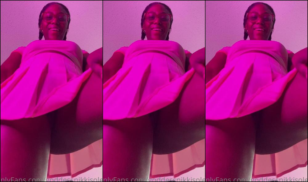 Goddessnikkisoles Giving You Pervy Peeping Toms A Show I Always Catch You Staring Whether It S Up M