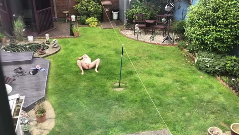 "SuzieLove212" garden, masturbation, milf, nudity/naked, outdoors Masturbating in Middle of Friends Garden manyvids