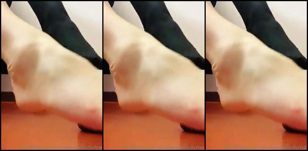 Miss Melody May Nicknamed Missmelodymay Onlyfans Video Old School Flat Nylon Worship