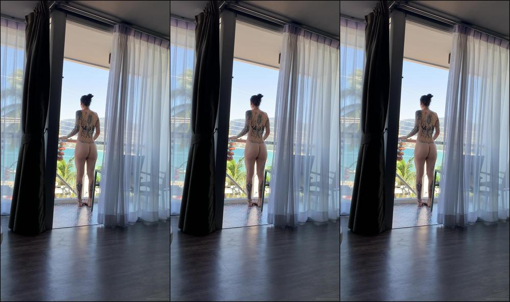 mistress damazonia enjoying the view cause i am Onlyfans