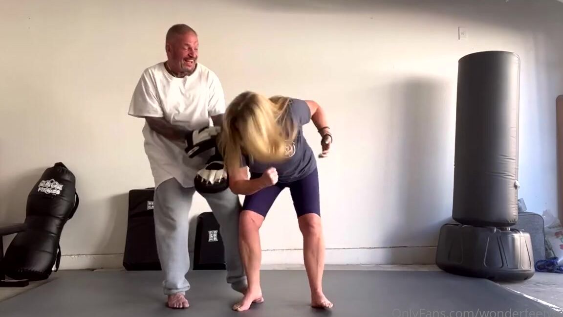 Wonderaeetwoman Nicknamed Wonderfeetwoman Onlyfans Prequel To Tonight S Video Ny Rick Came Over One Day Early Last Month To Help Me Warm Up Before Ret