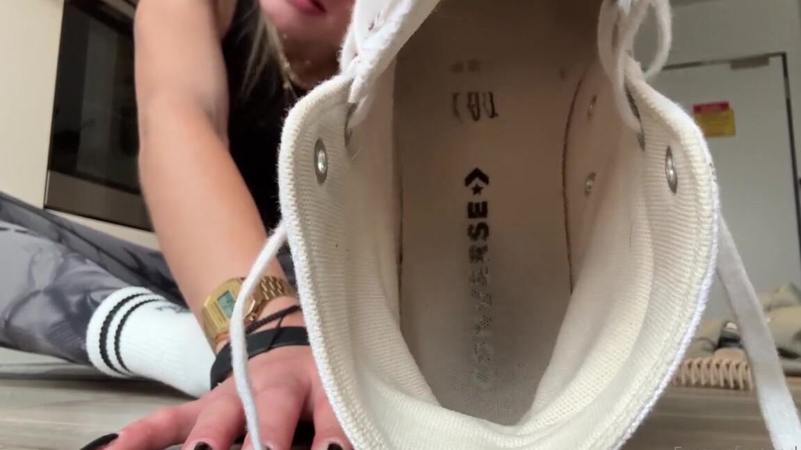 Emmyfeetandsocks 12 13 2024 Onlyfans Video Erledige Deinen Job Kleiner Schnuffler Yc