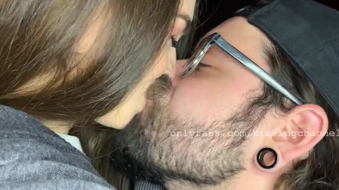 Kissingchannel Nicknamed Kissingchannel 10 14 2021 Onlyfans Video Colton And Veronica