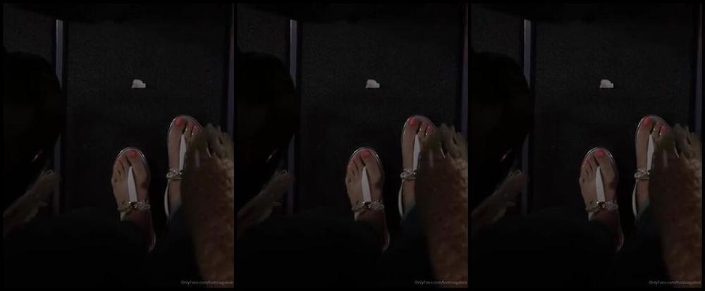 Footsiegalore Onlyfans Little Peek Into My Plane Journey Gotta Get Them Shoes Off And Get Comfy Right