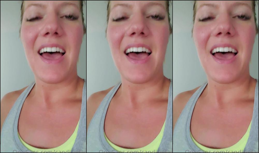 candicedare-16-08-2020-715968929-new-couch-and-computer-reveal