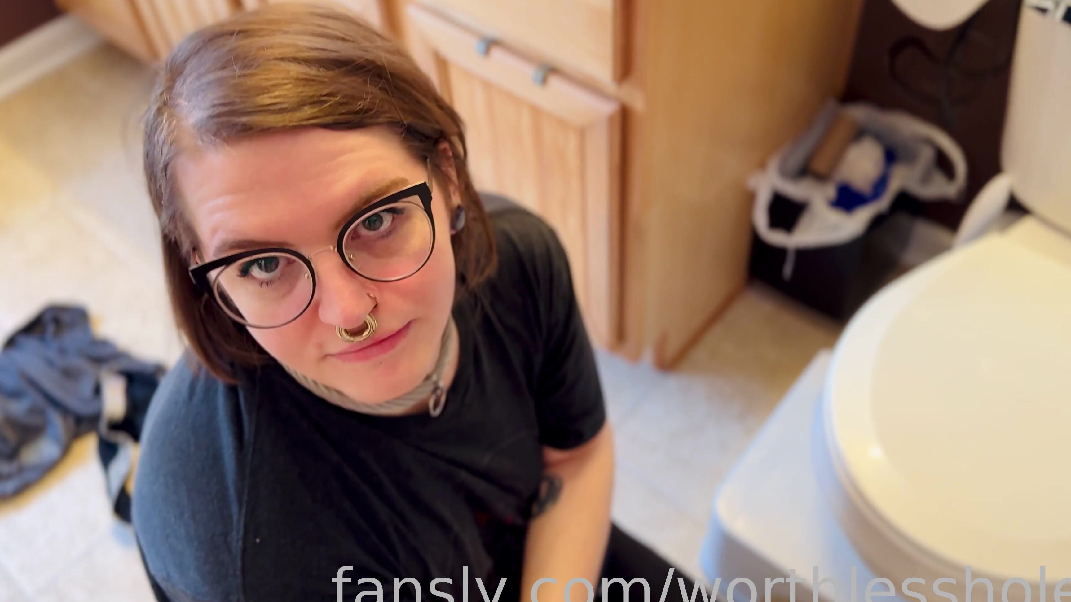 Worthlessholes 617531438266327040