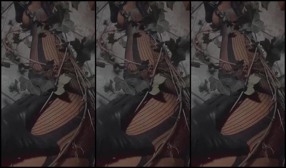 Nikykikka Nicknamed Nikykikka Foot Fetish 11 01 2024 Onlyfans Video Trick Or Treat Pldd