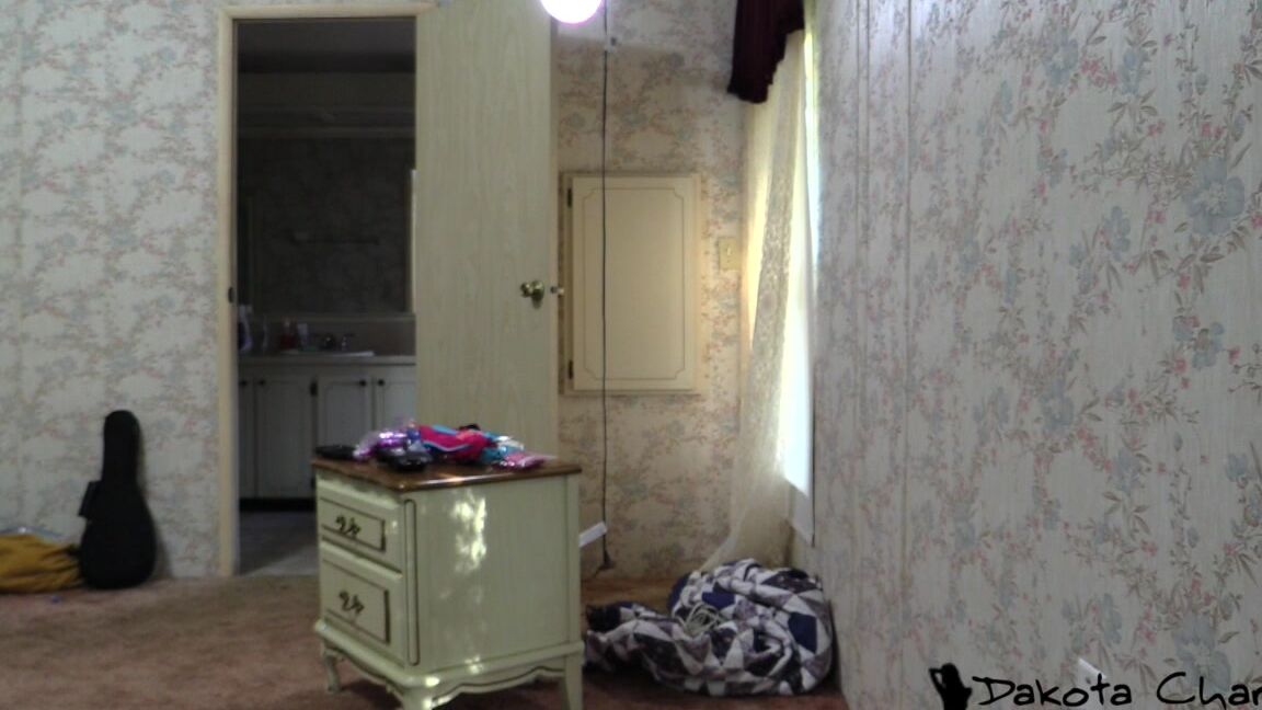 Dakotacharmsxxx No Look Camera Work