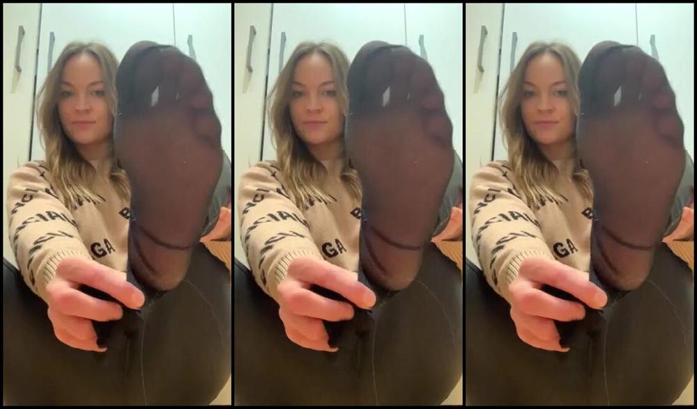 Miss Emma Rose Nicknamed Emmaemmarose Onlyfans I Have You Under Lock And Key