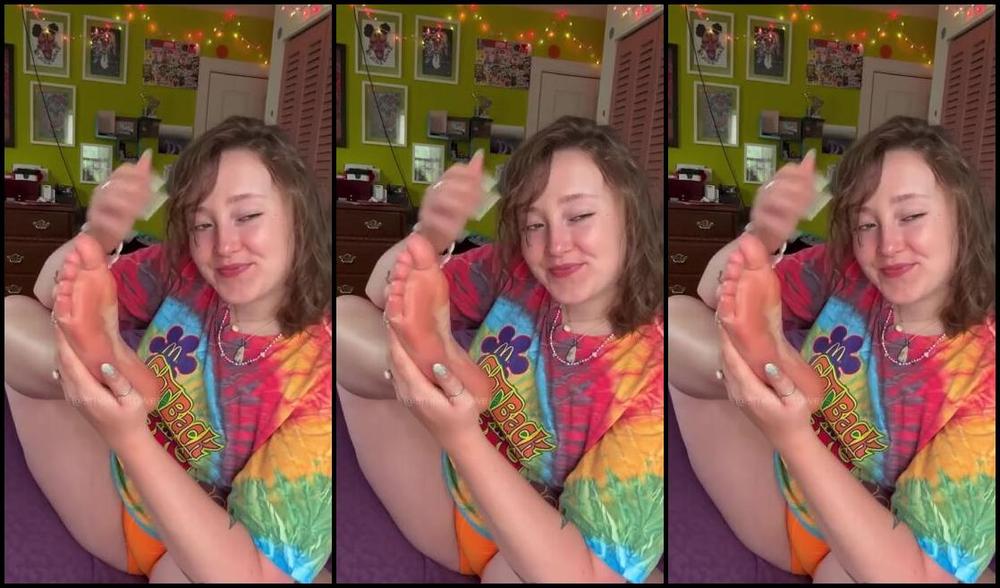 Goddess Flower Nicknamed Smokinflowers Foot Fetish 04 14 2024 Onlyfans Video Self Worship Sunday With A Light Purple Pedi