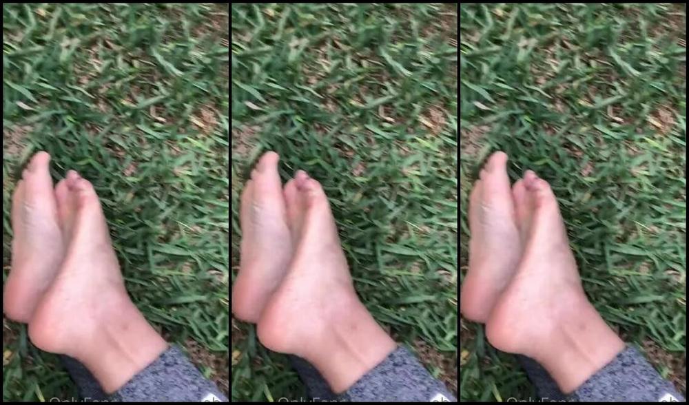 Gia S Feet Nicknamed Footsiebab 06 20 2021 Onlyfans Video Mmmm The Smell Of My Feet After Wearing Sneakers And Socks Is So Tasty Swipe For O2Kf