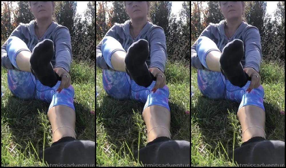 Adventuretoeskat Nicknamed Missadventuretoeskat Onlyfans Day 2 With These Things Sweaty Socks 2 More To Go What A Lucky Footboy 3