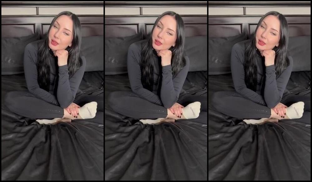 Nymph Nicknamed Nymph 666 02 12 2025 Onlyfans Video Bedroom Foot Play Smelly White No Show Socks Du