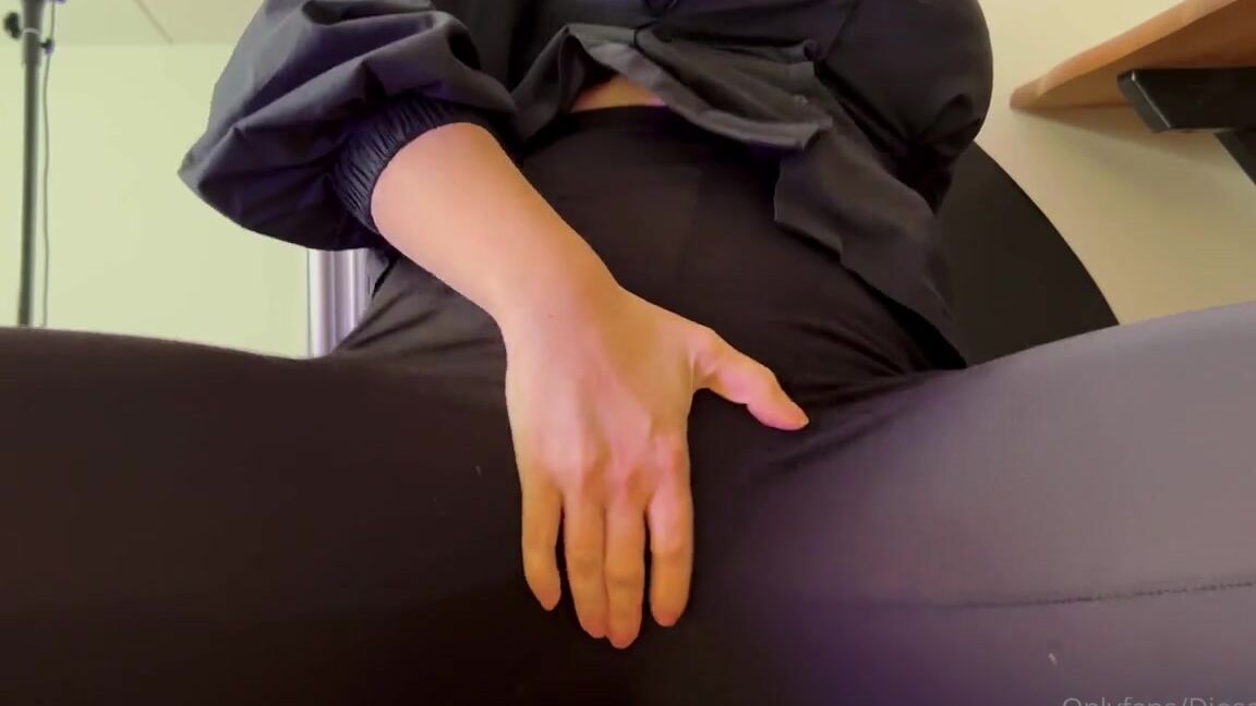 Diosa Sara Onlyfans Mommy On Tss Lhdss Hoitamaan Asioita Kaupungille Mutta Sit Ennen Vhn Rentoudutaanp