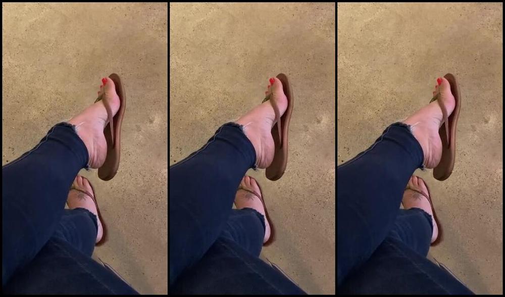 Capri Nicknamed Capritoes Onlyfans Public Flip Flop Play While I Wait For My Smoothie To Be Done What Would You Do If You Were There