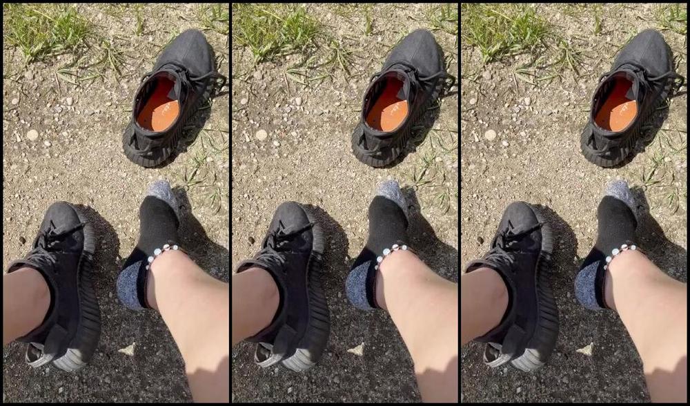 Adventuretoeskat Nicknamed Missadventuretoeskat Onlyfans After A 6 Mile Walkjog In The Park I Could Really Use Your Tongue I Don T Think My Feet Have Ever