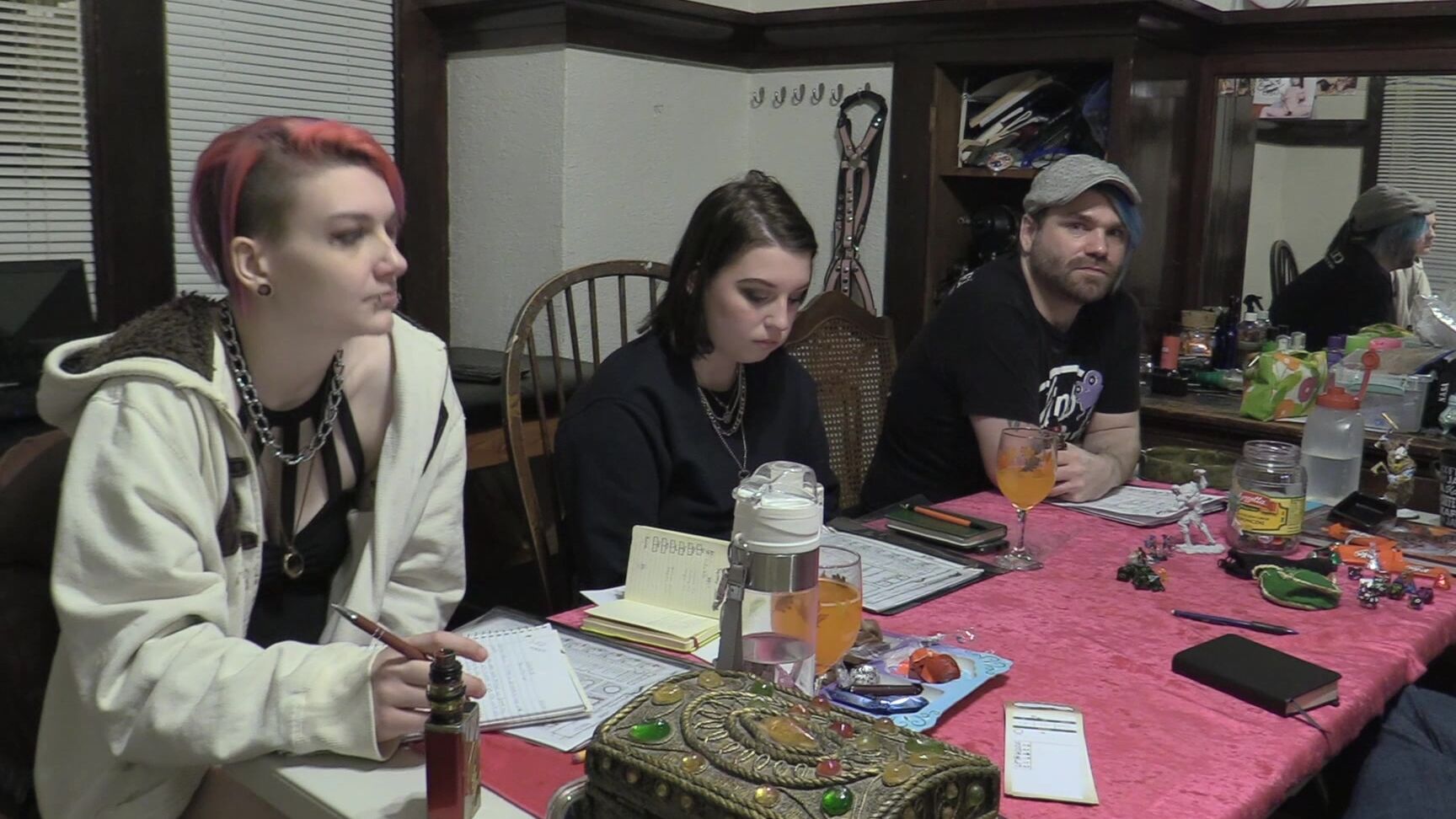 "Rardysexuality" 18 & 19 yrs old, games, geek, role play, sexy gamer Sunday DnD Game 18 2 manyvids