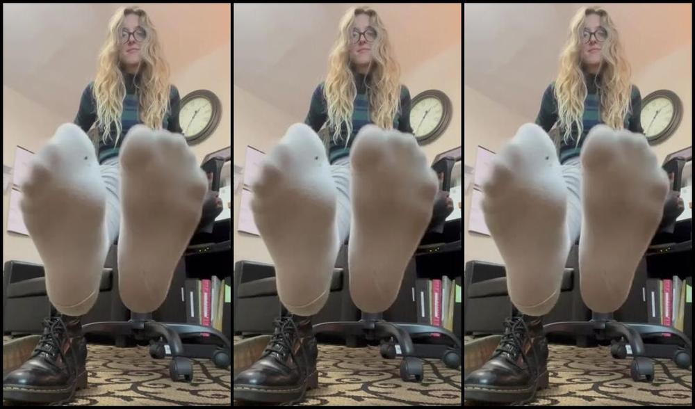 Theperfectmistress Onlyfans Taking Off My Shoes And White Socksp