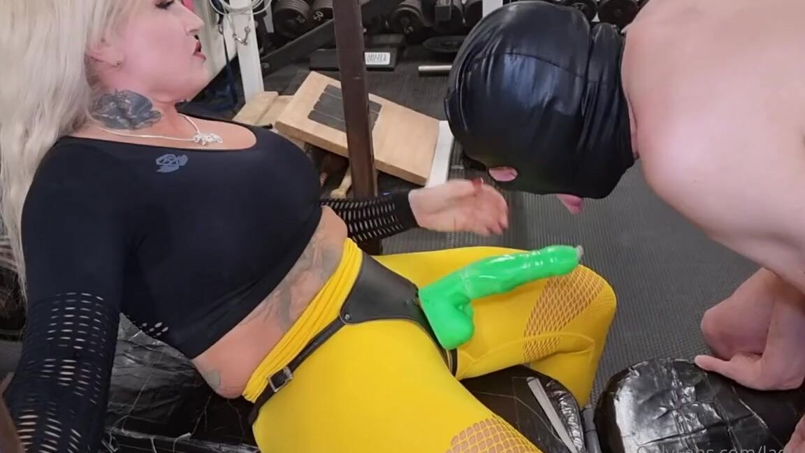 Lady Onyx Onlyfans Welcome To Our Gym We Do Things A Little Differently Around Here With Avavonmedisin