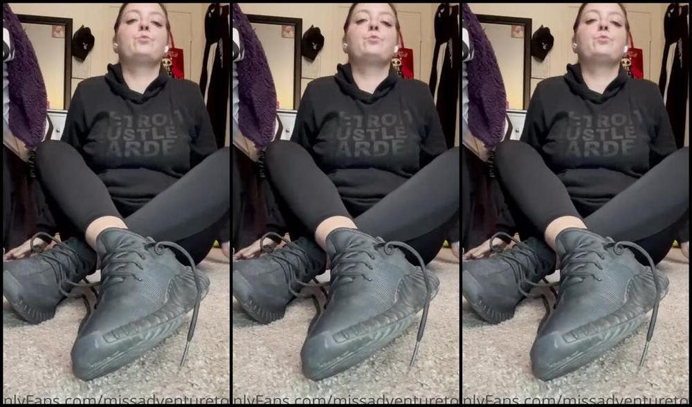 Adventuretoeskat Nicknamed Missadventuretoeskat Onlyfans Do As I Say I M Skyping Today