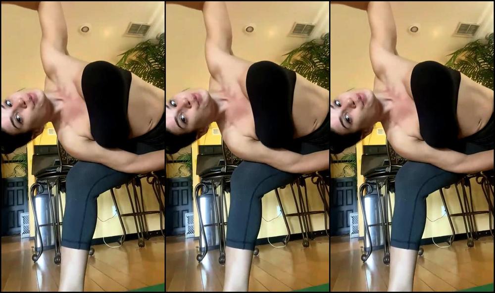 Kittibelle Stream Started At Pm Yoga Kitti Hips And Lower Back Stretch M