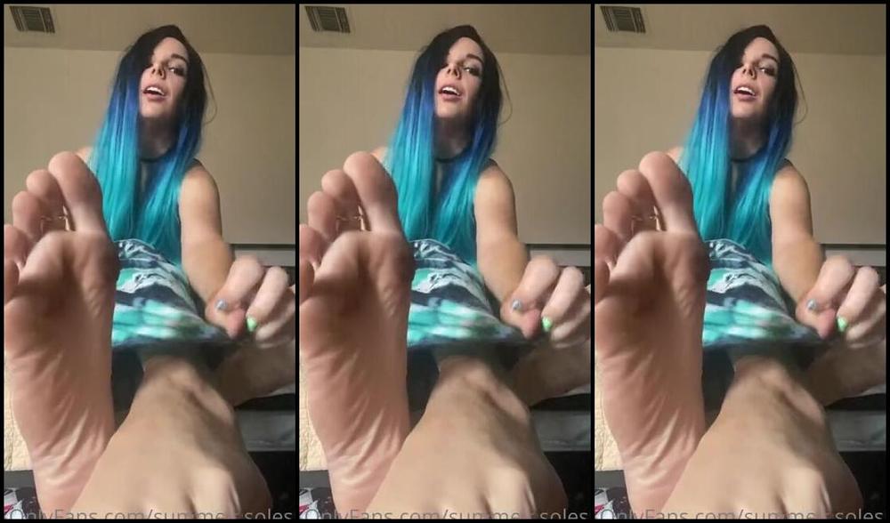 Summer Solesis Nicknamed Summer Solesis Onlyfans It S My Half Birthday Today