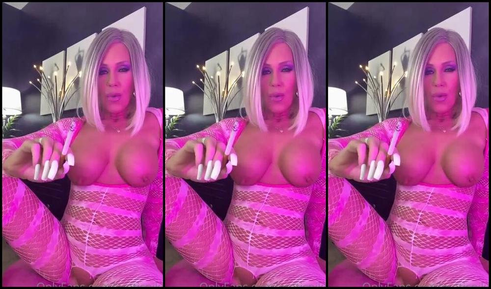 Nikki Ashton Aka Eroticnikki Onlyfans Smoking Hot With A Sexy Saratoga Look At All That Pretty Pink