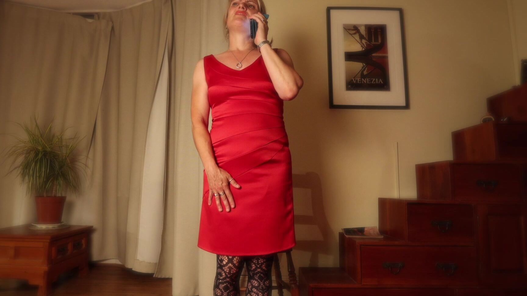 Ladyarbella Posh Lady Pee Desperation