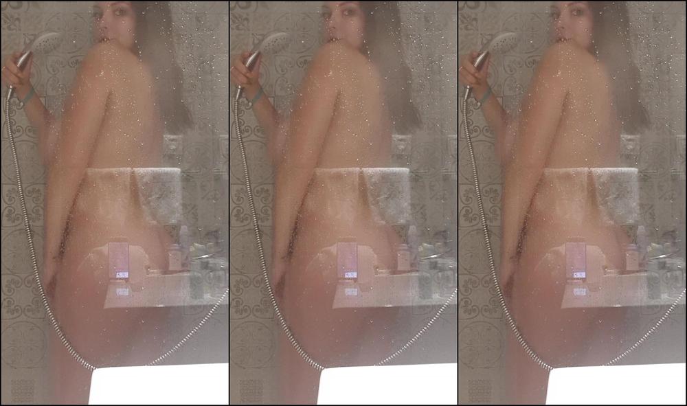 Cherrybmodeluk 30566158 05 03 2019 Cheeky Water Down In The Shower