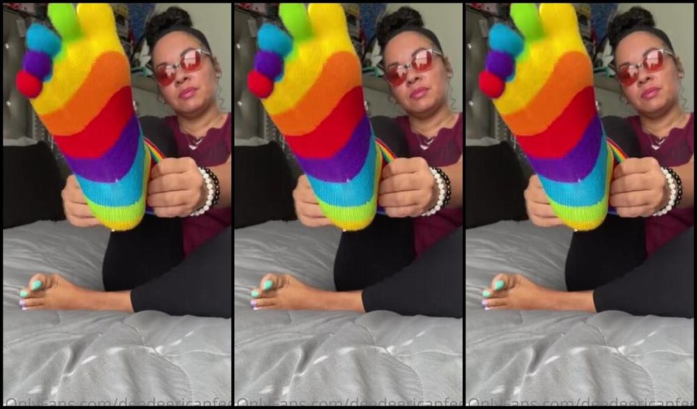Deedeericanfeet Onlyfans As Requested A Cute Sexy Tease In These New Toesie Socks So Thank U Again Hun For These