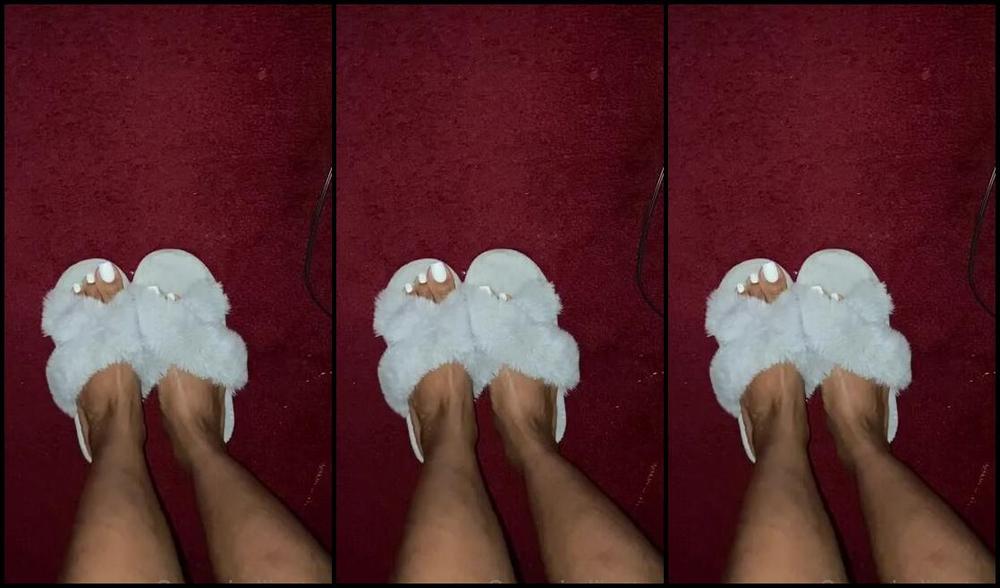 Queenjodiieetoes Aka Prettyfeetonly1800 Onlyfans Slippers Almost As Soft As These Soles
